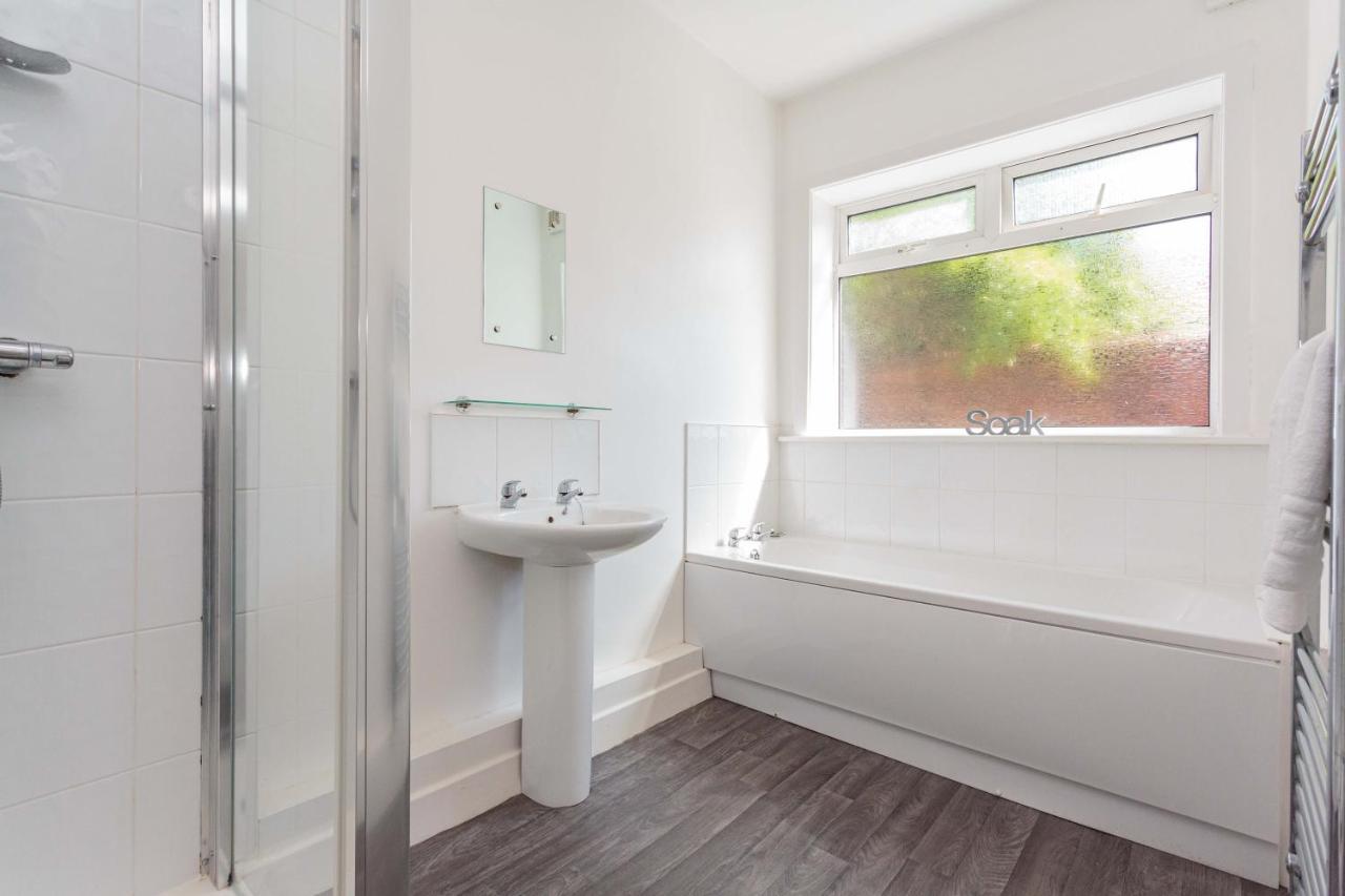 Cherry Property - Mulberry Suite Blackpool Bagian luar foto
