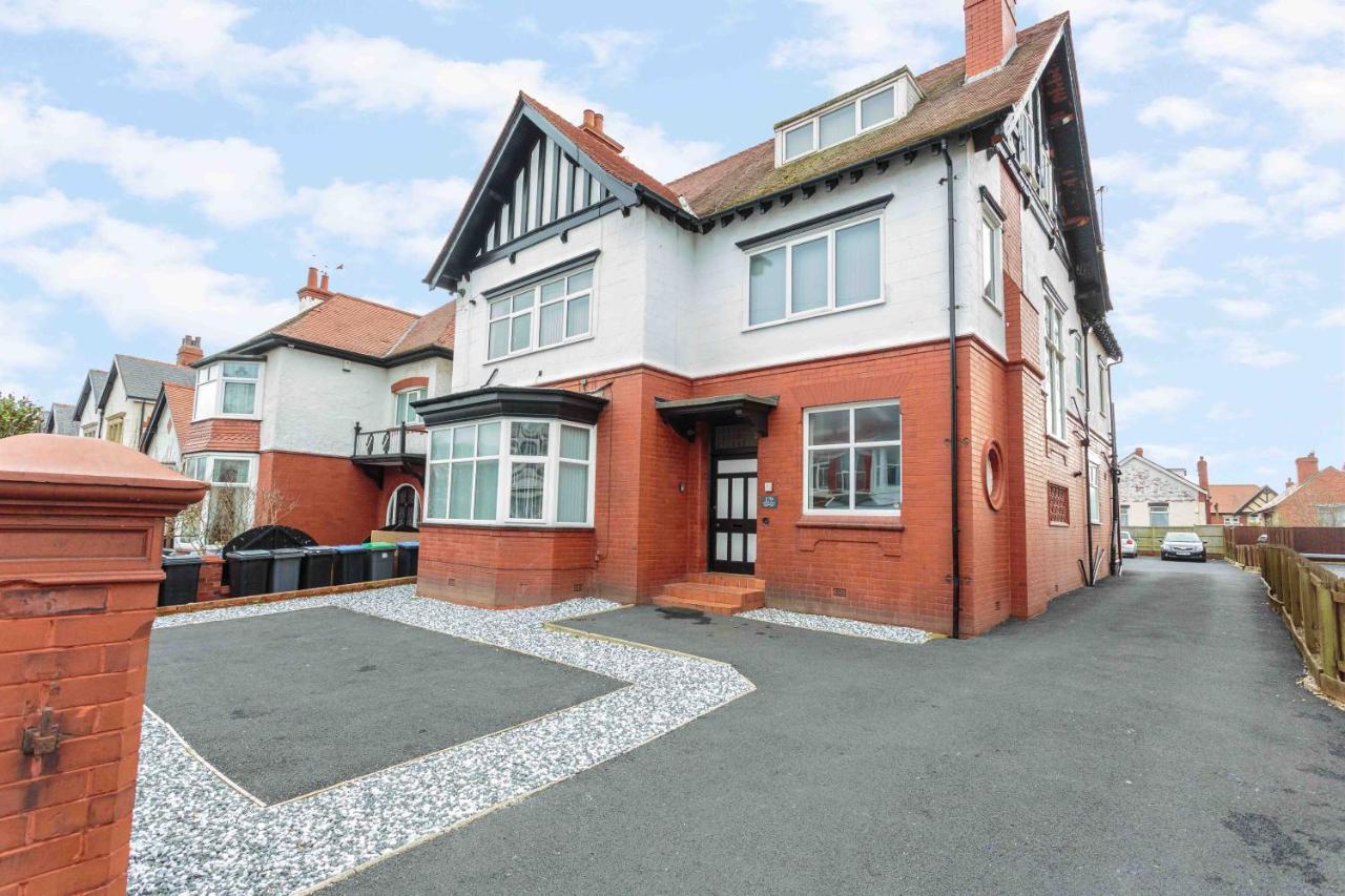 Cherry Property - Mulberry Suite Blackpool Bagian luar foto